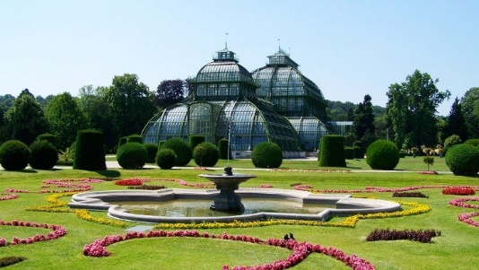 Photo of the garden of Schloss Schönbrunn